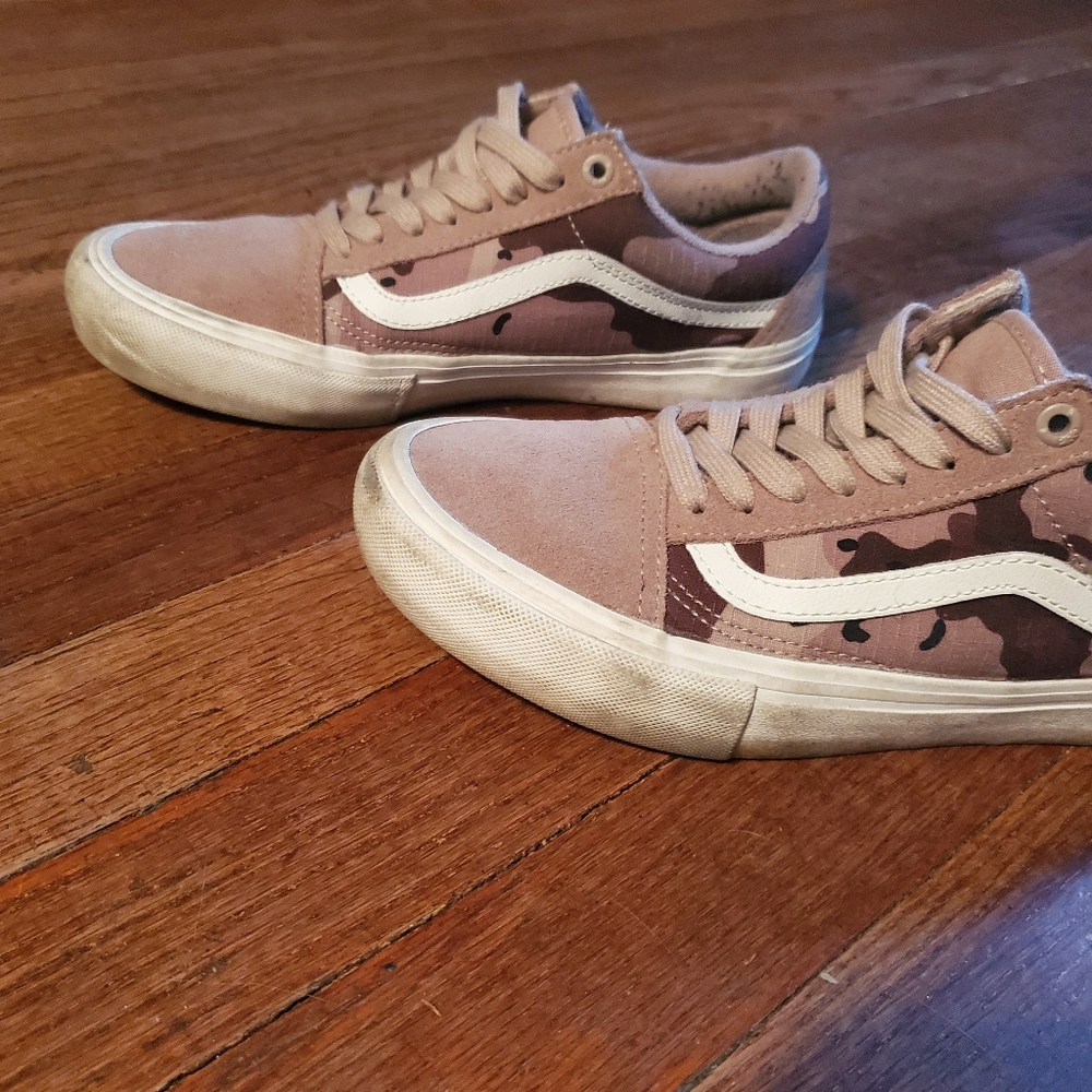 Vans - Picture 2 of 7